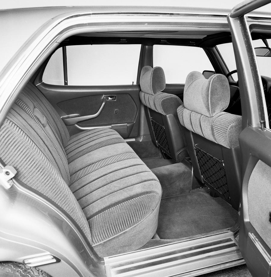  Mercedes-Benz S-Class 1972 года  (фото 8 из 36)